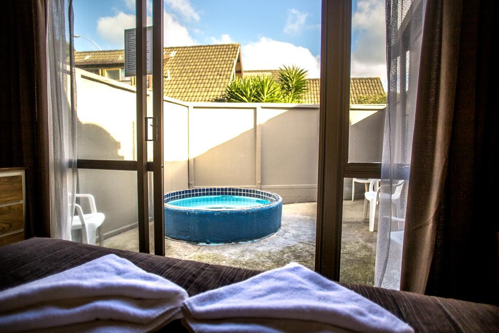 Bennetts Thermal Motor Inn Tauranga Esterno foto