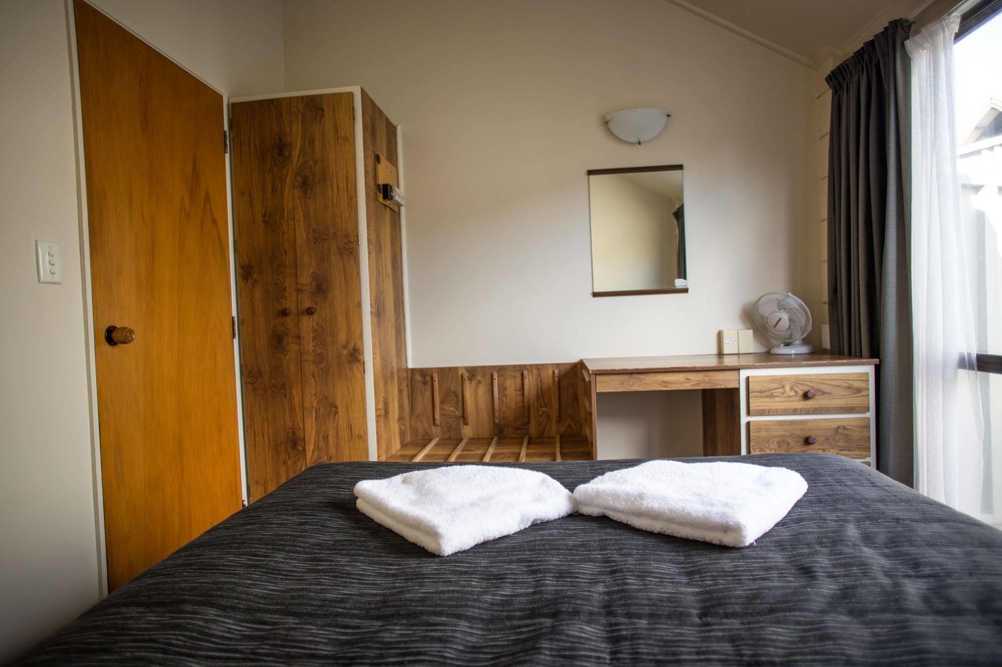 Bennetts Thermal Motor Inn Tauranga Esterno foto