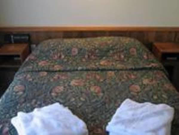 Bennetts Thermal Motor Inn Tauranga Esterno foto